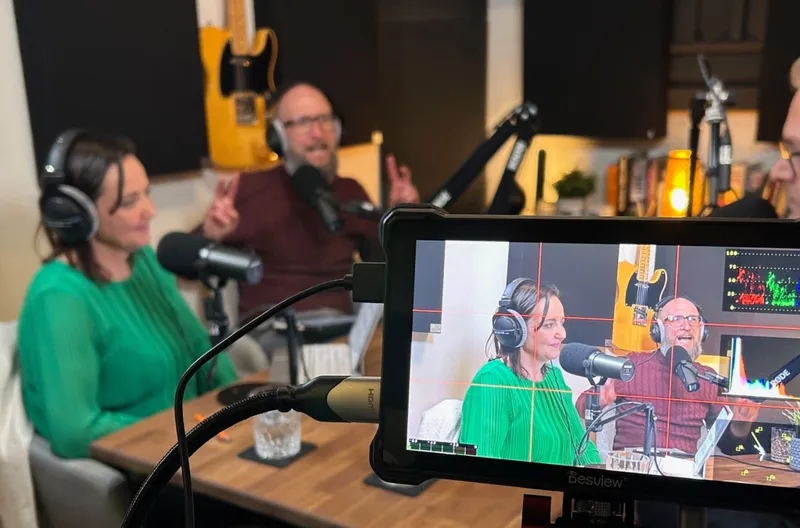 Irene und Markus im Podcast-Studio