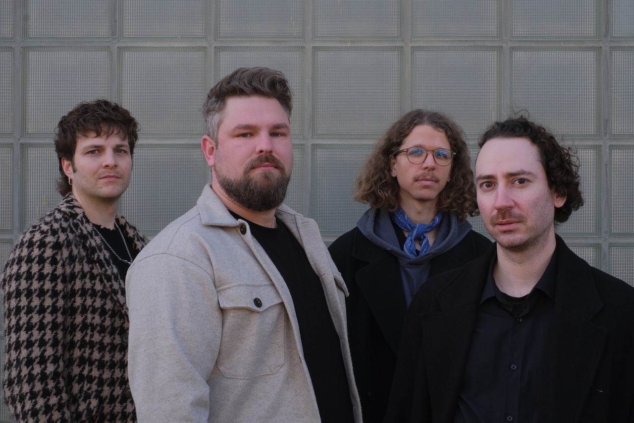 THE GARDENER & THE TREE